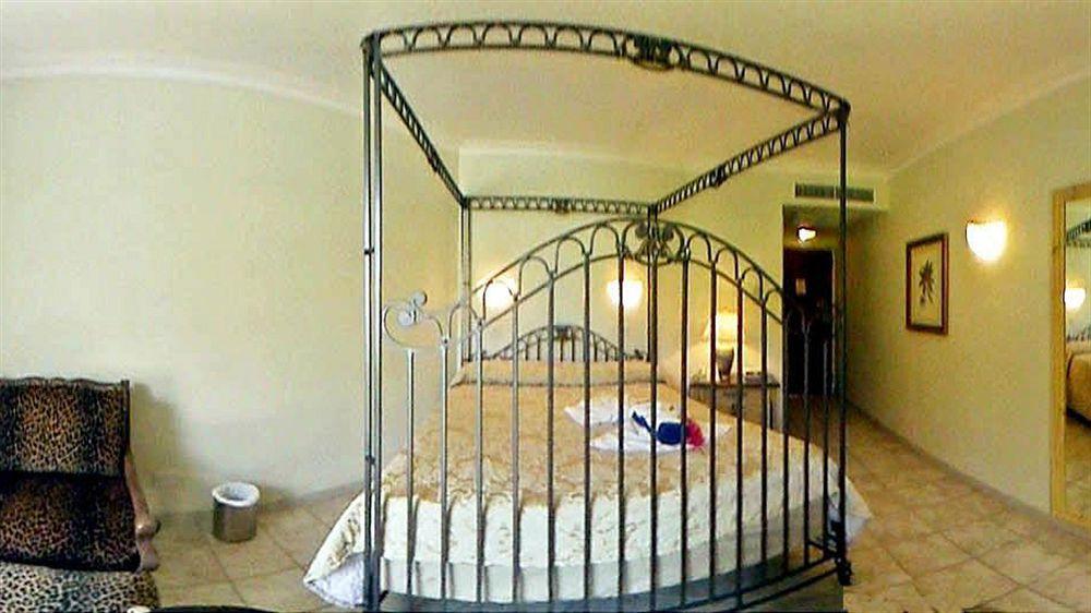 Bodyholiday Κάστρις Εξωτερικό φωτογραφία